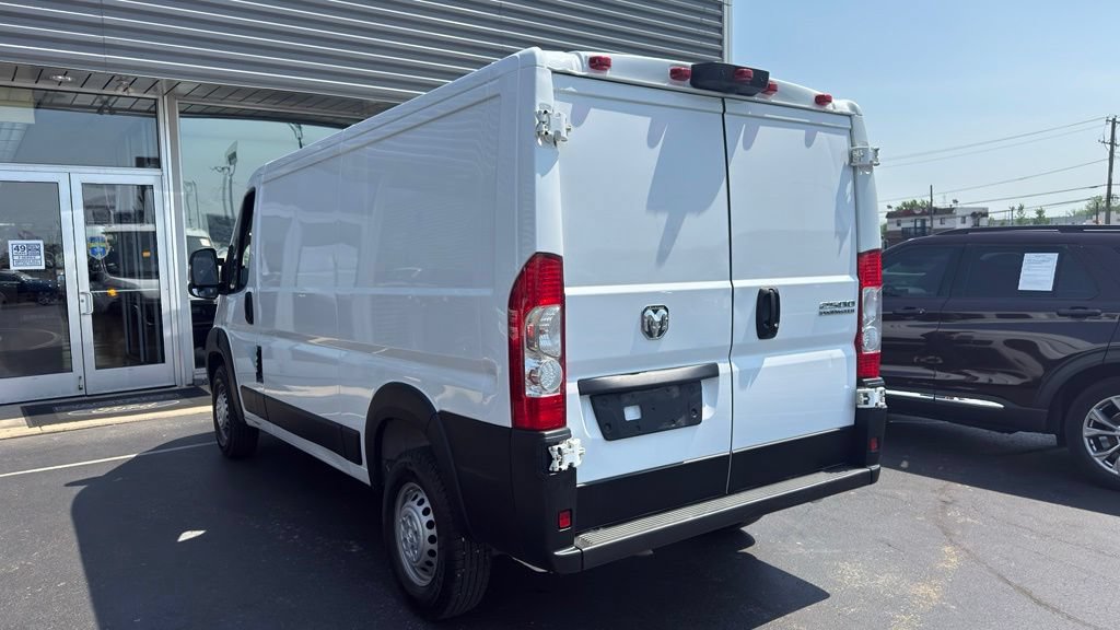 Used 2025 RAM ProMaster 2500 w/ Convenience Group FWD image 7