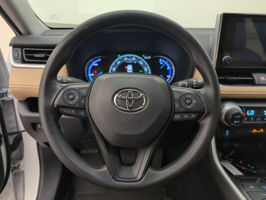 Used 2025 Toyota RAV4 XLE AWD/4WD image 34