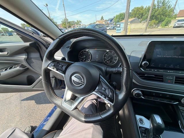 Used 2024 Nissan Altima 2.5 SR FWD image 24