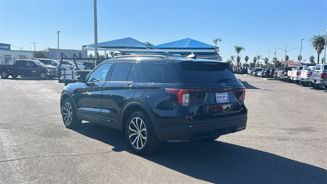 Certified 2025 Ford Explorer ST-Line AWD/4WD image 5