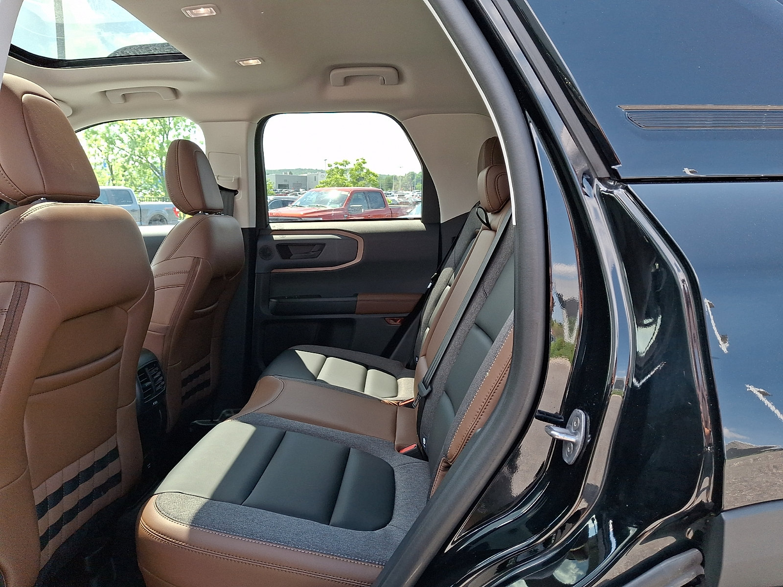 Certified 2024 Ford Bronco Sport Outer Banks w/ Tech Package AWD/4WD image 11