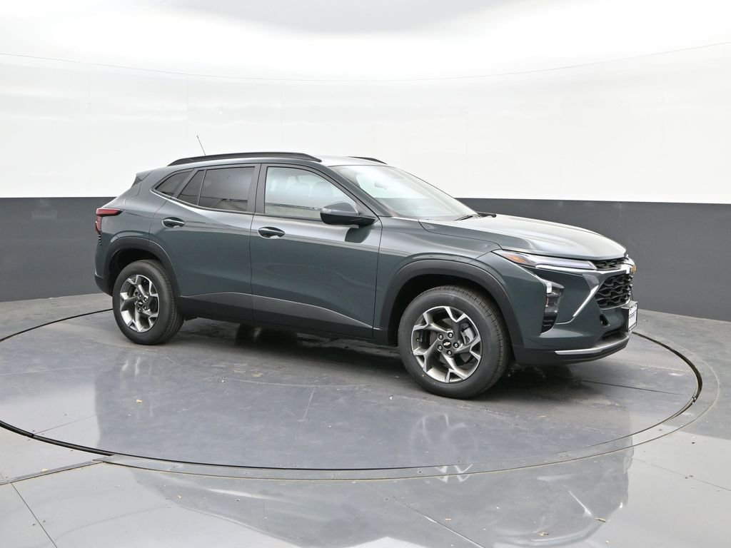 Used 2025 Chevrolet Trax LT image 17