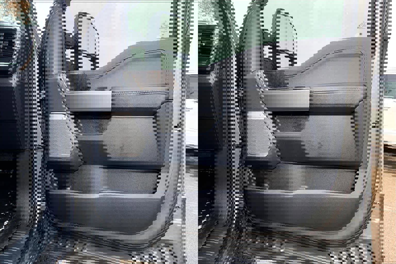 Certified 2023 Ford F250 Lariat w/ Sport Appearance Package image 22