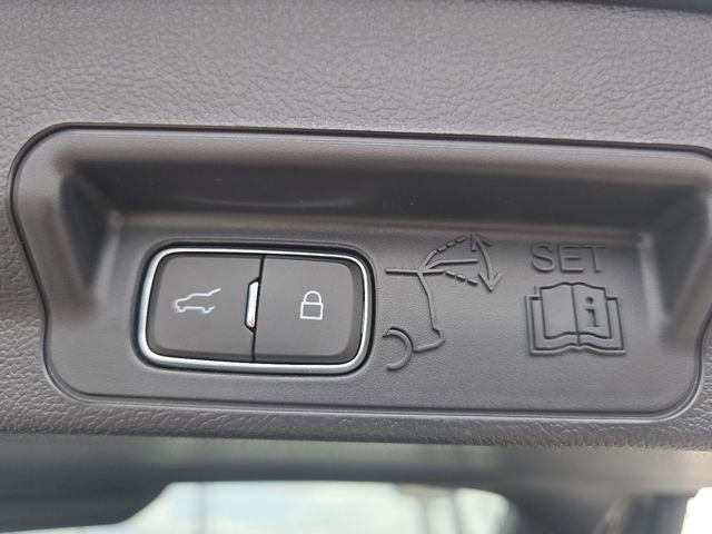 Certified 2023 Ford Explorer ST w/ Technology Package image 25