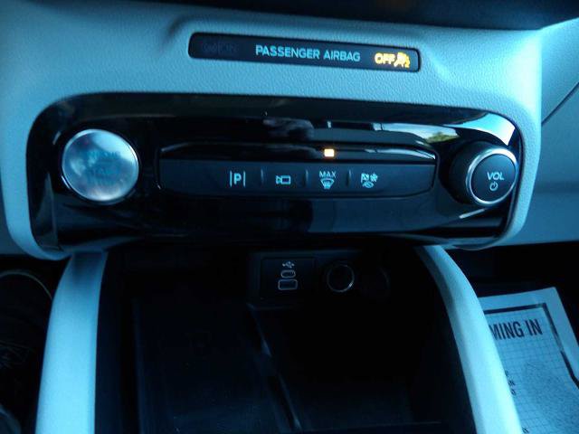 Certified 2025 Ford Escape Platinum w/ Premium Technology Package AWD/4WD image 21