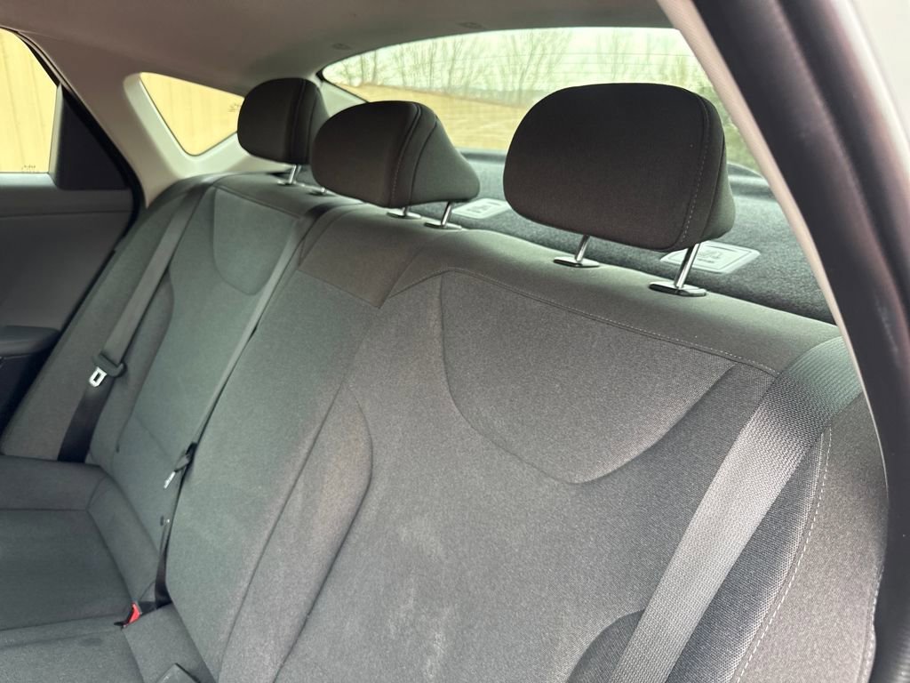 Used 2025 Kia K4 LXS image 16