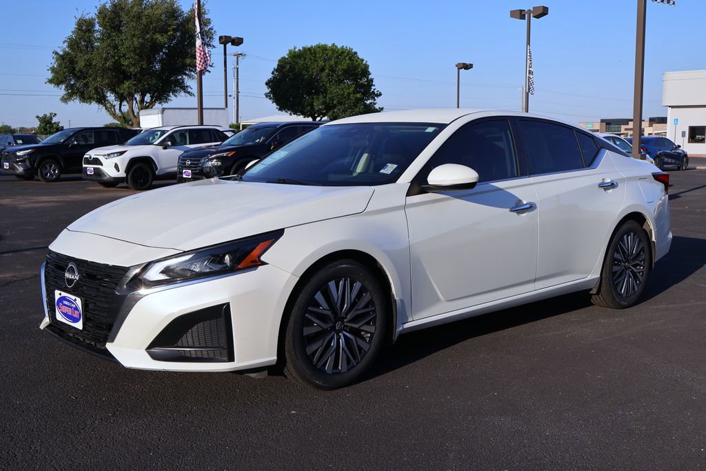 Used 2023 Nissan Altima 2.5 SV FWD image 7