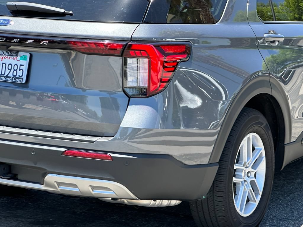 Certified 2026 Ford Explorer Active w/ Active Comfort Package RWD image 8