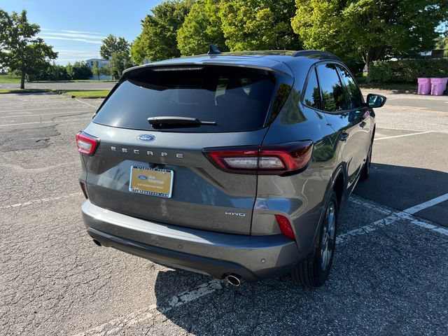 Certified 2023 Ford Escape ST-Line w/ Tech Pack #1 AWD/4WD image 10