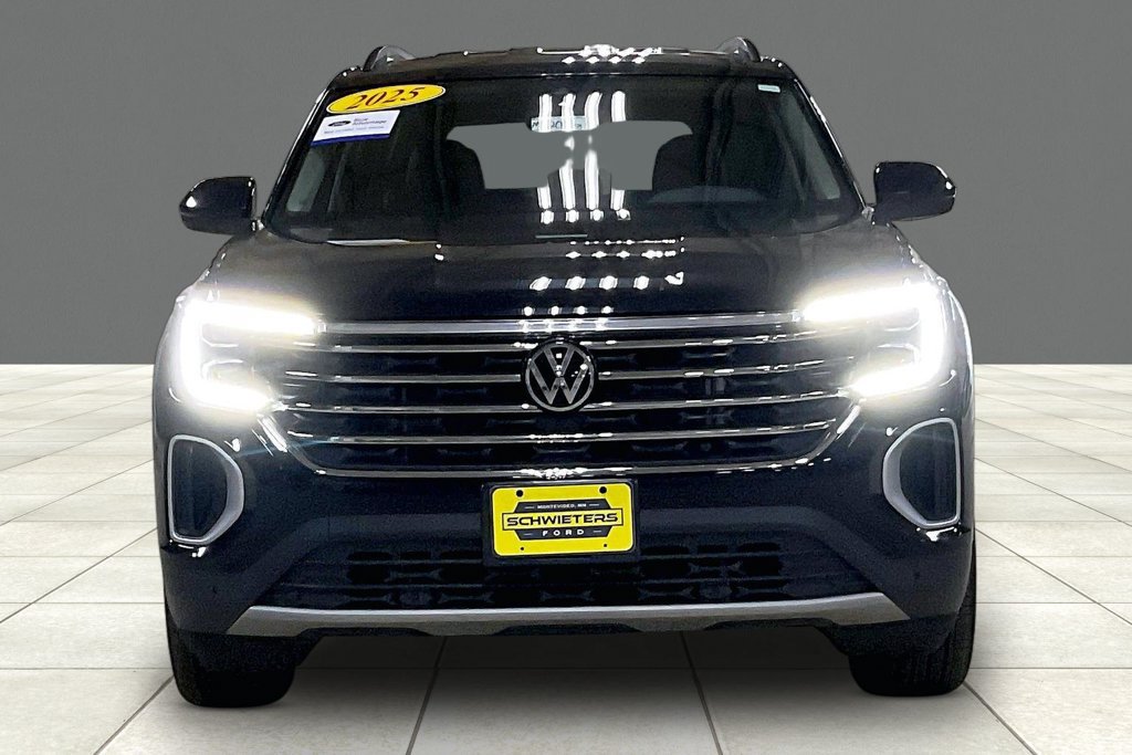 Used 2025 Volkswagen Atlas SE AWD/4WD image 3