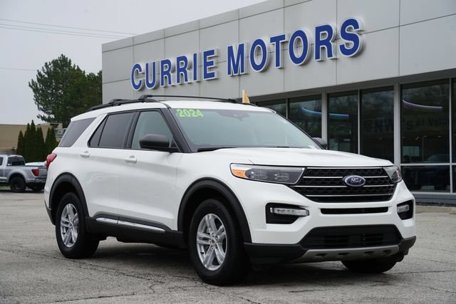 Certified 2024 Ford Explorer XLT w/ Equipment Group 202A AWD/4WD image 1