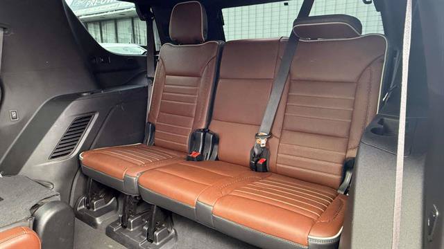 Used 2023 GMC Yukon Denali Ultimate AWD/4WD image 32