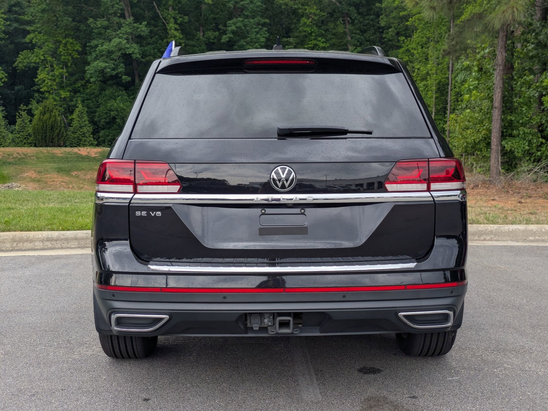 Used 2022 Volkswagen Atlas SE w/ Black Wheel Package FWD image 4