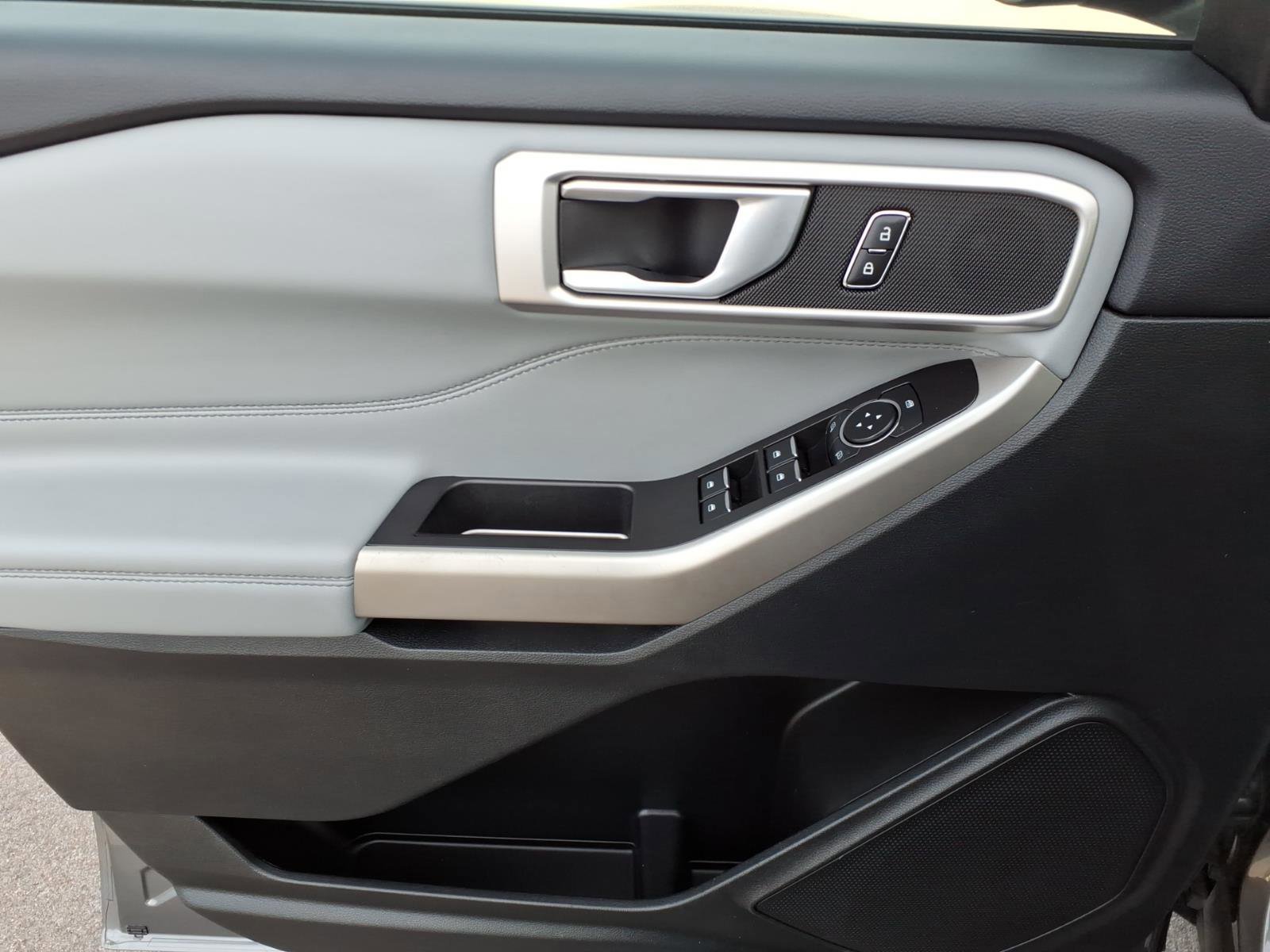 Certified 2023 Ford Explorer XLT w/ Equipment Group 202A image 10