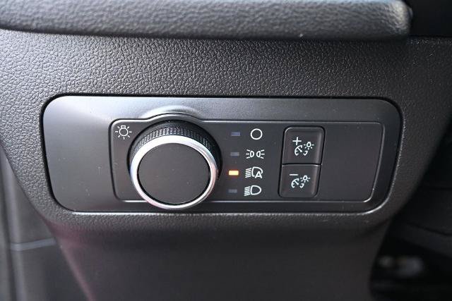 Certified 2022 Ford Escape SE w/ Cold Weather Package FWD image 33