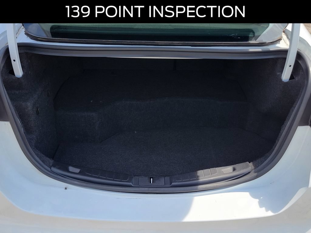 Certified 2017 Ford Fusion SE FWD image 6