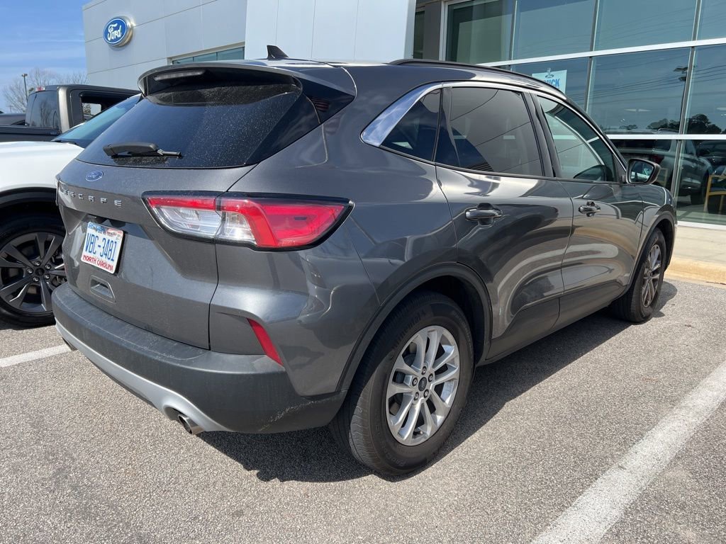 Certified 2022 Ford Escape SE w/ Convenience Package image 3