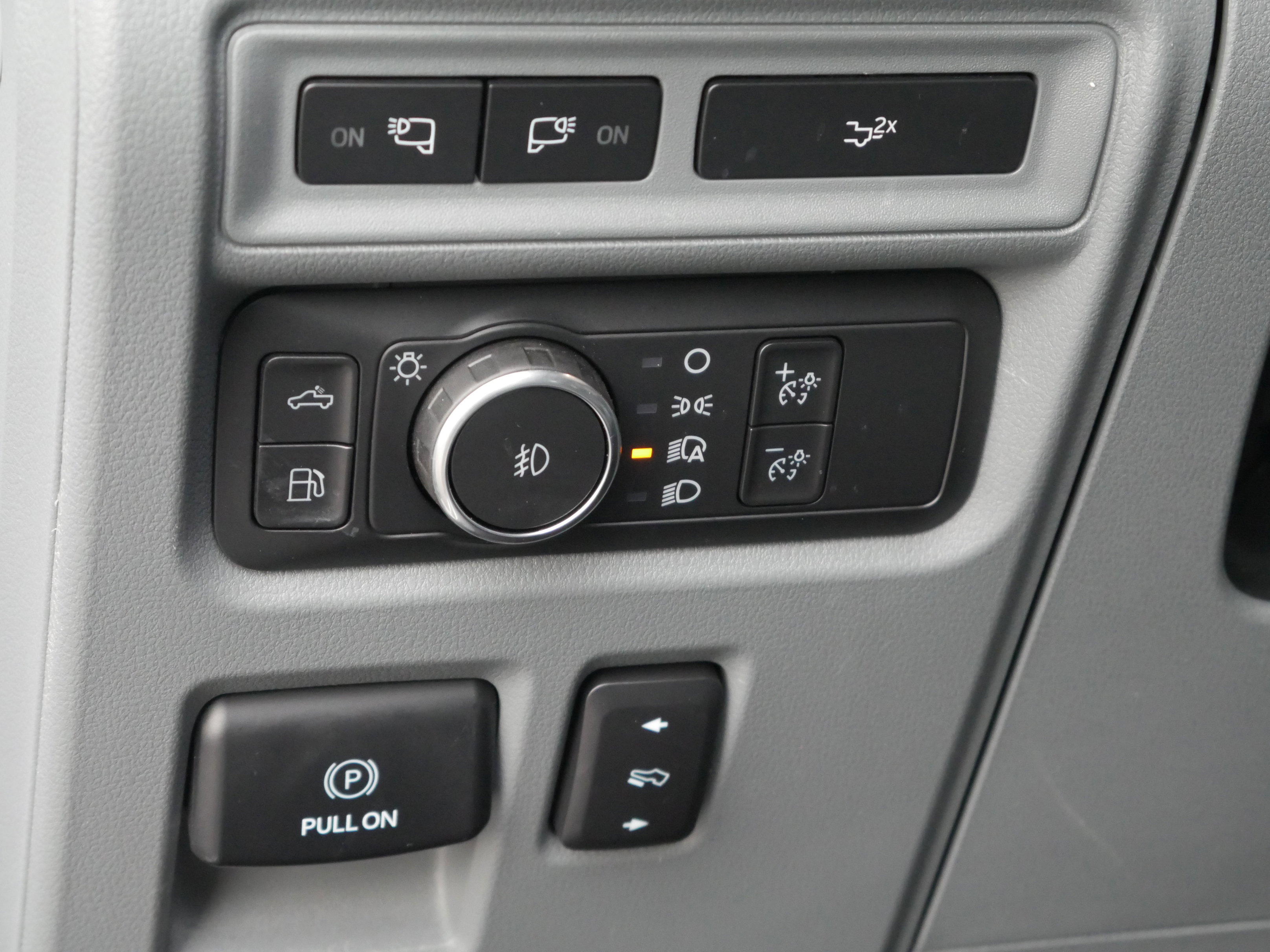 Certified 2022 Ford F150 Lariat w/ Trailer Tow Package image 5