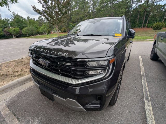 Certified 2025 Ford Expedition Platinum w/ Driver's Package AWD/4WD image 3