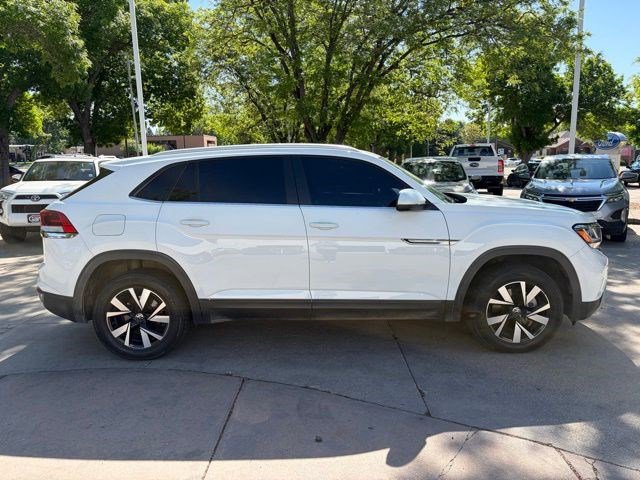 Used 2022 Volkswagen Atlas Cross Sport SE FWD image 6