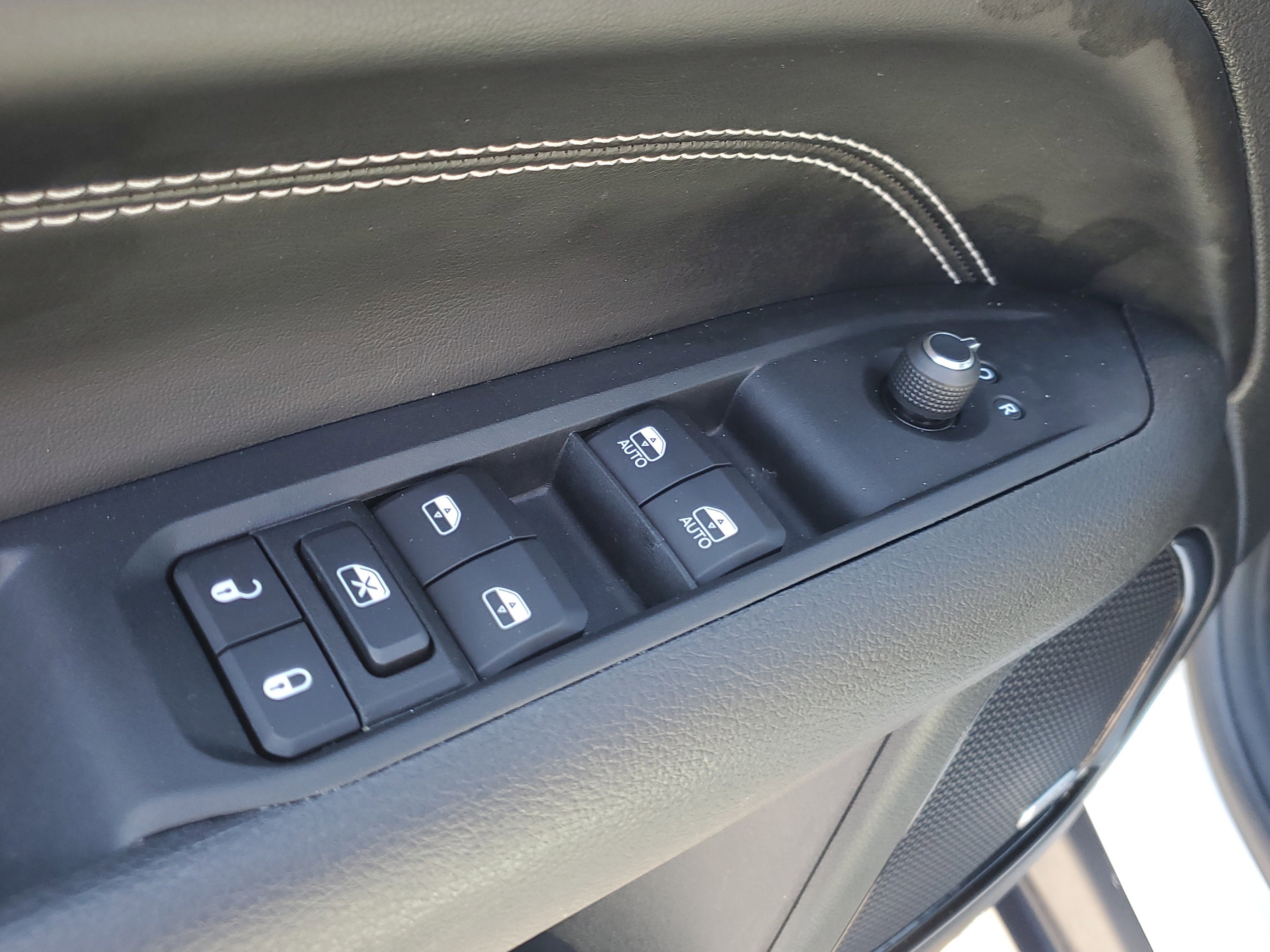 Used 2022 Jeep Compass Altitude w/ Sun and Sound Group image 18