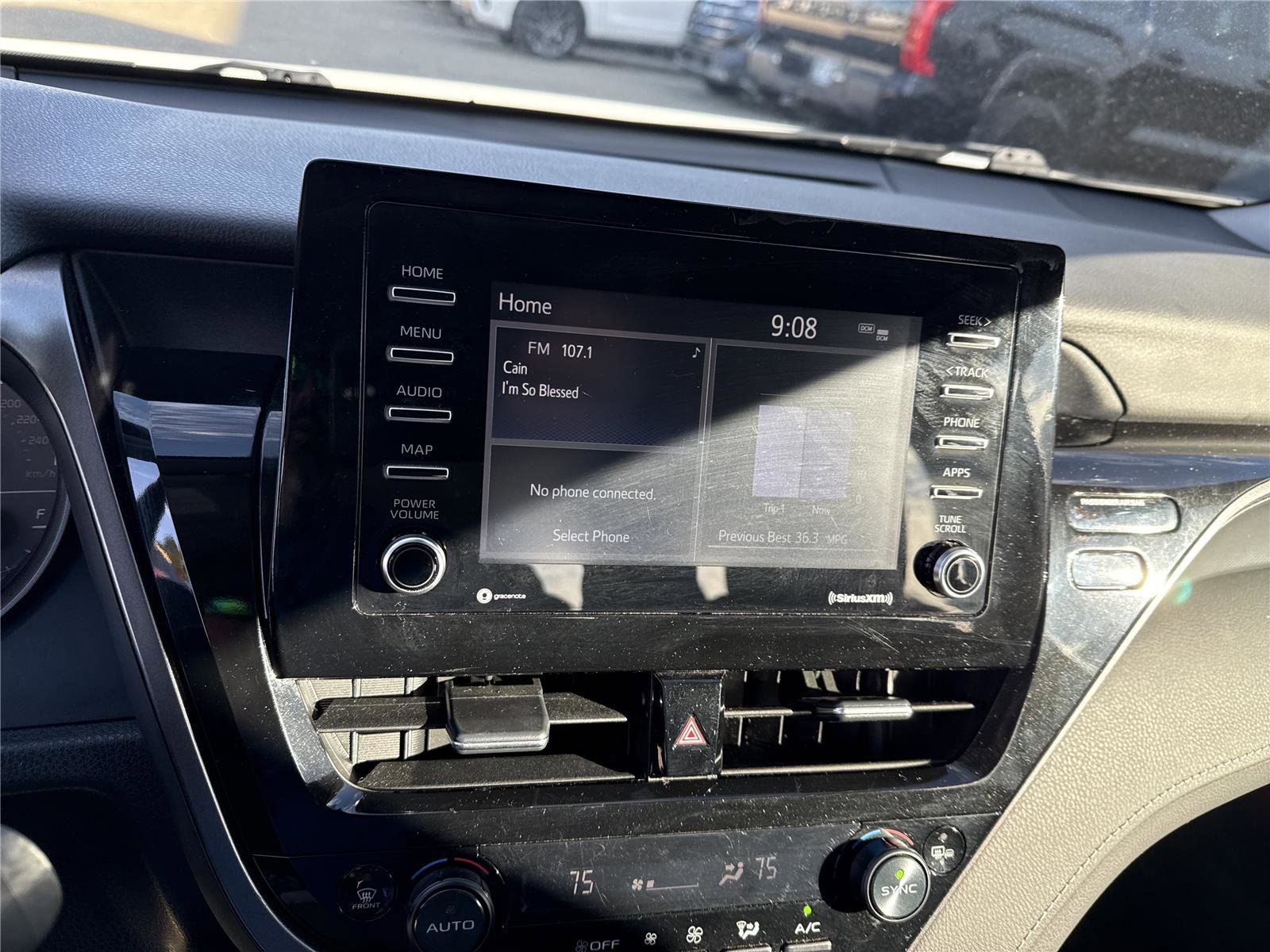 Used 2024 Toyota Camry SE image 19