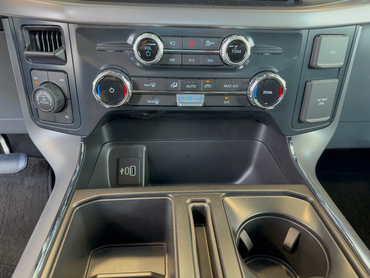 Certified 2026 Ford F150 XLT w/ XLT Chrome Appearance Package AWD/4WD image 22