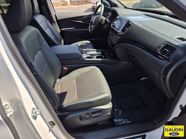 Used 2025 Honda Ridgeline Black Edition image 16