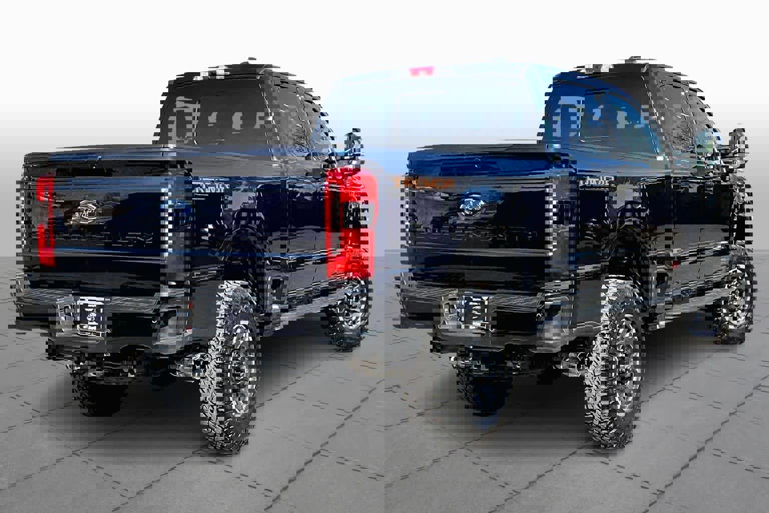 Certified 2023 Ford F250 Lariat w/ Tremor Off-Road Package image 3