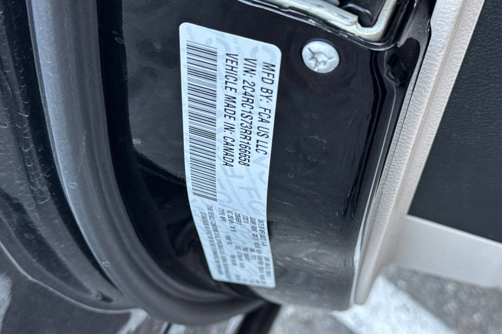 Used 2024 Chrysler Pacifica Limited FWD image 32