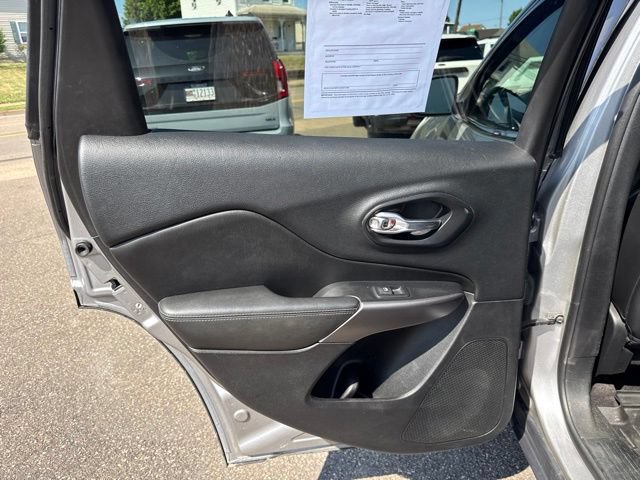 Used 2019 Jeep Cherokee Limited AWD/4WD image 42