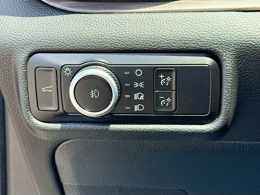 Certified 2023 Ford Explorer Limited w/ Limited Technology Package AWD/4WD image 10