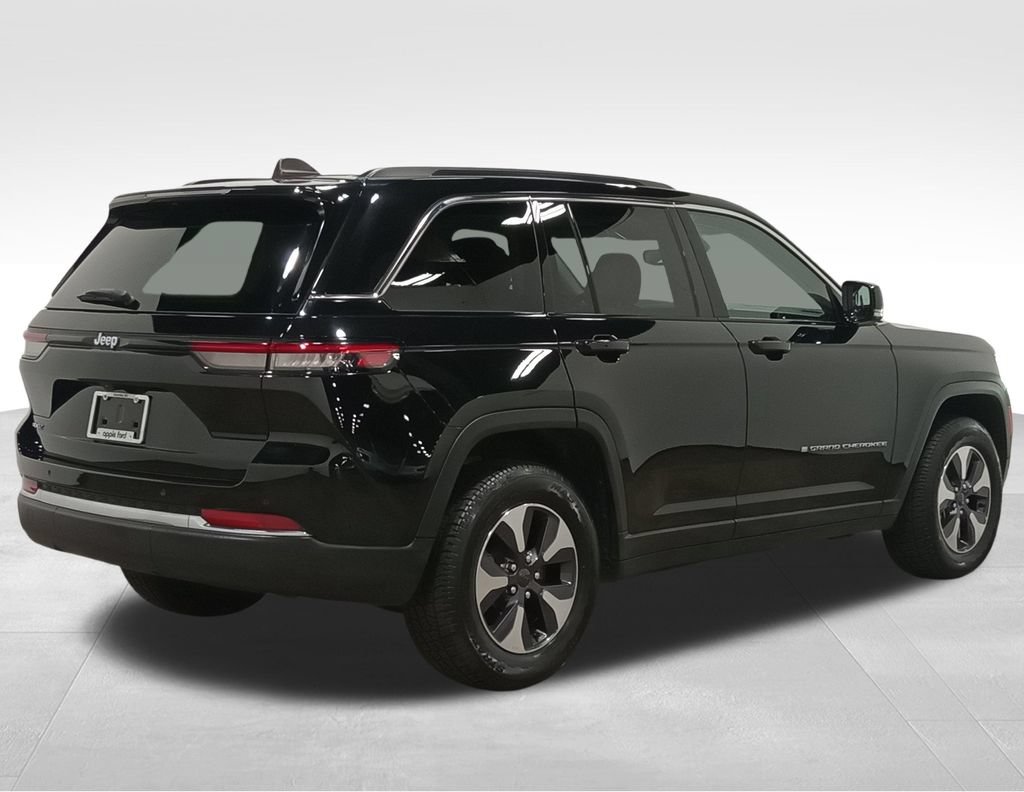 Used 2024 Jeep Grand Cherokee Limited 4xe AWD/4WD image 3