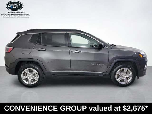 Used 2023 Jeep Compass Latitude w/ Convenience Group AWD/4WD image 2
