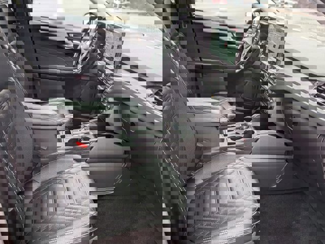 Certified 2024 Ford Escape SE w/ PHEV Premium Package image 40