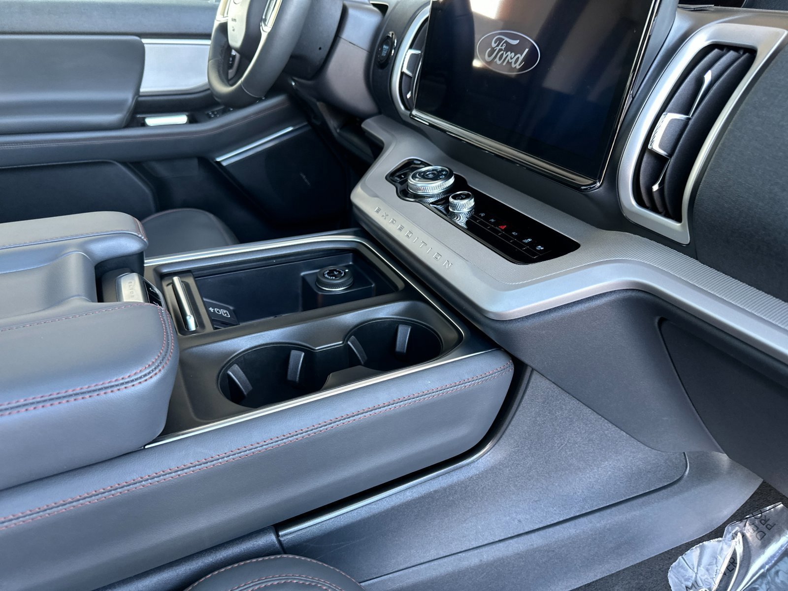 Certified 2025 Ford Expedition Active image 17