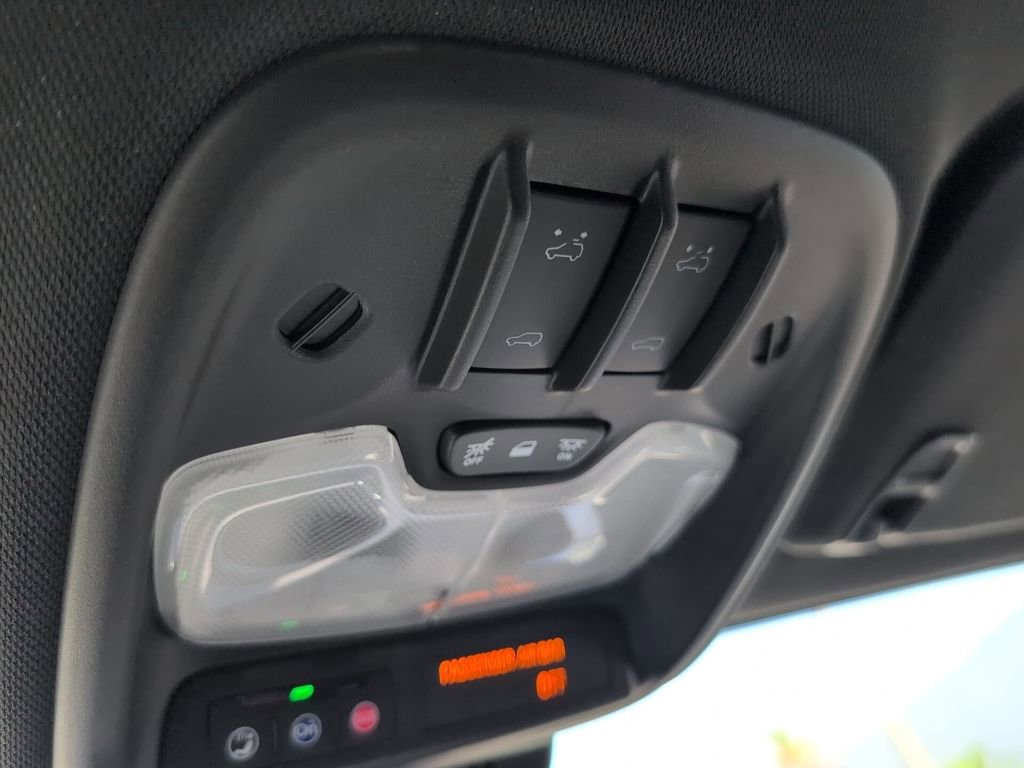 Used 2023 Chevrolet Colorado ZR2 w/ ZR2 Convenience Package III image 21