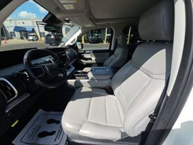 Certified 2025 Ford Expedition Active AWD/4WD image 10