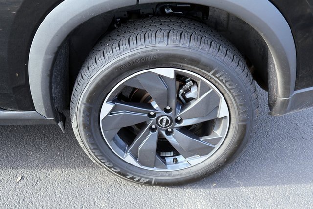 Used 2024 Nissan Rogue SV image 16