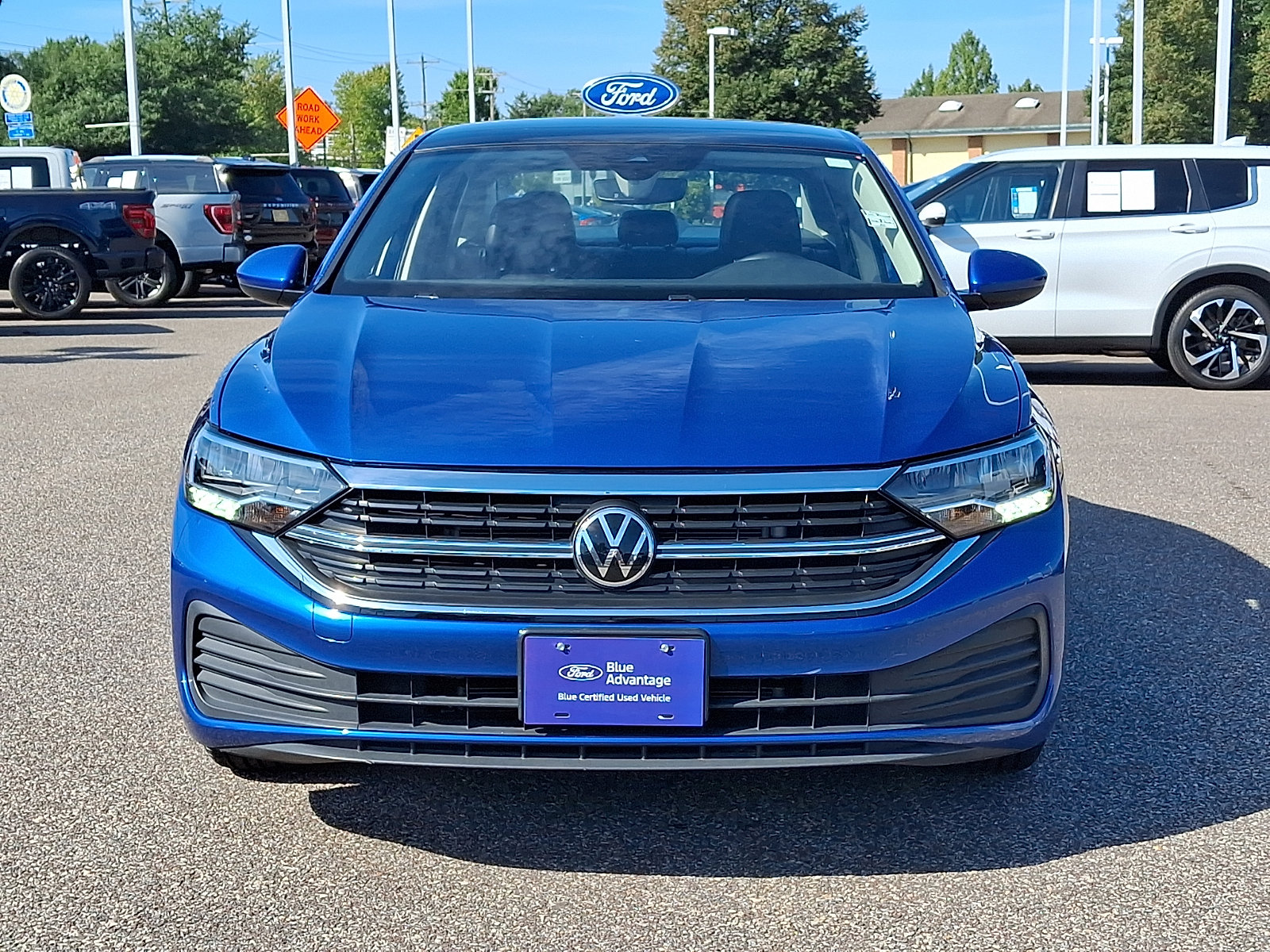 Used 2022 Volkswagen Jetta SE FWD image 3