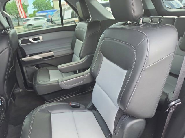 Certified 2023 Ford Explorer XLT w/ Equipment Group 202A image 13