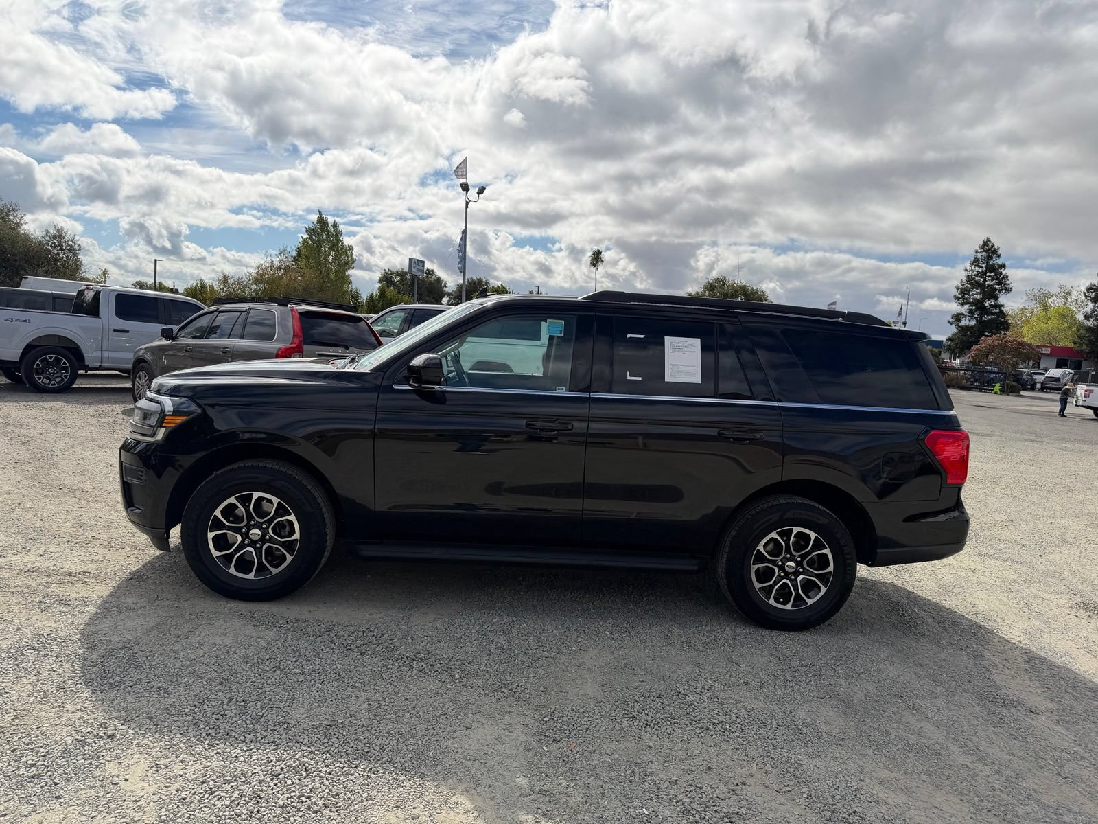 Certified 2024 Ford Expedition XLT AWD/4WD image 2