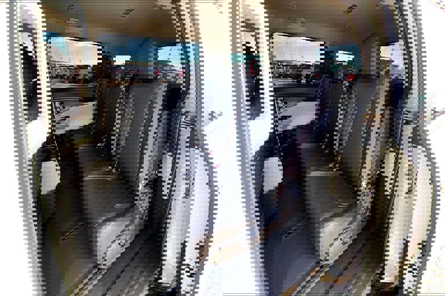 Used 2023 Kia Carnival LX image 19