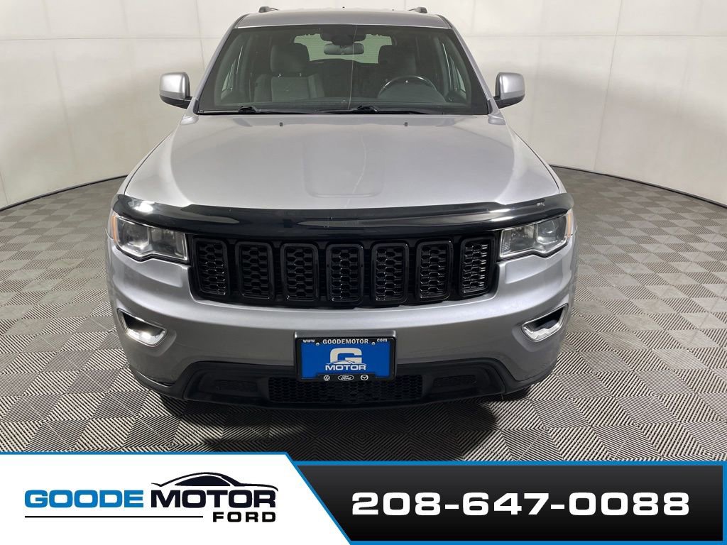 Used 2021 Jeep Grand Cherokee Laredo AWD/4WD image 3