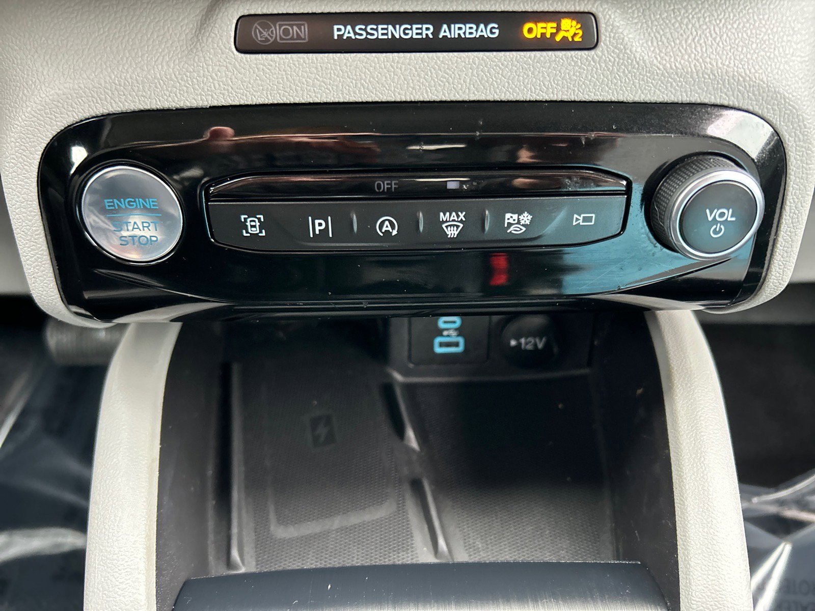 Certified 2023 Ford Escape Platinum image 30