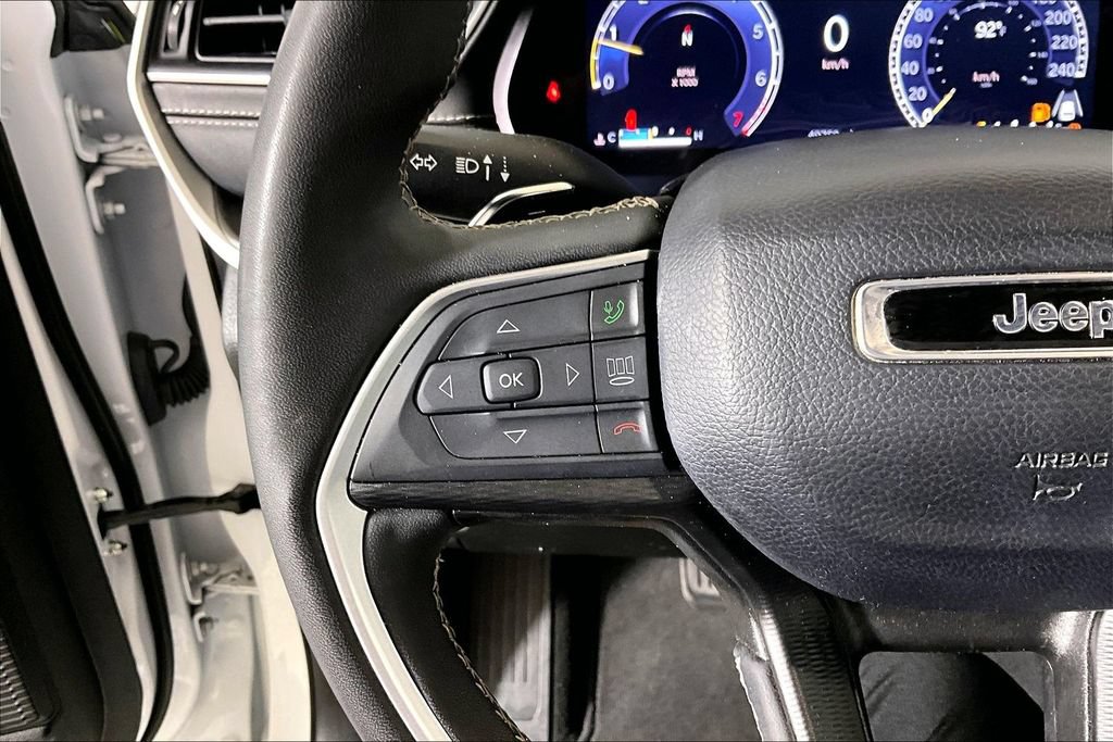 Used 2024 Jeep Grand Cherokee L Laredo w/ Luxury Tech Group I AWD/4WD image 14