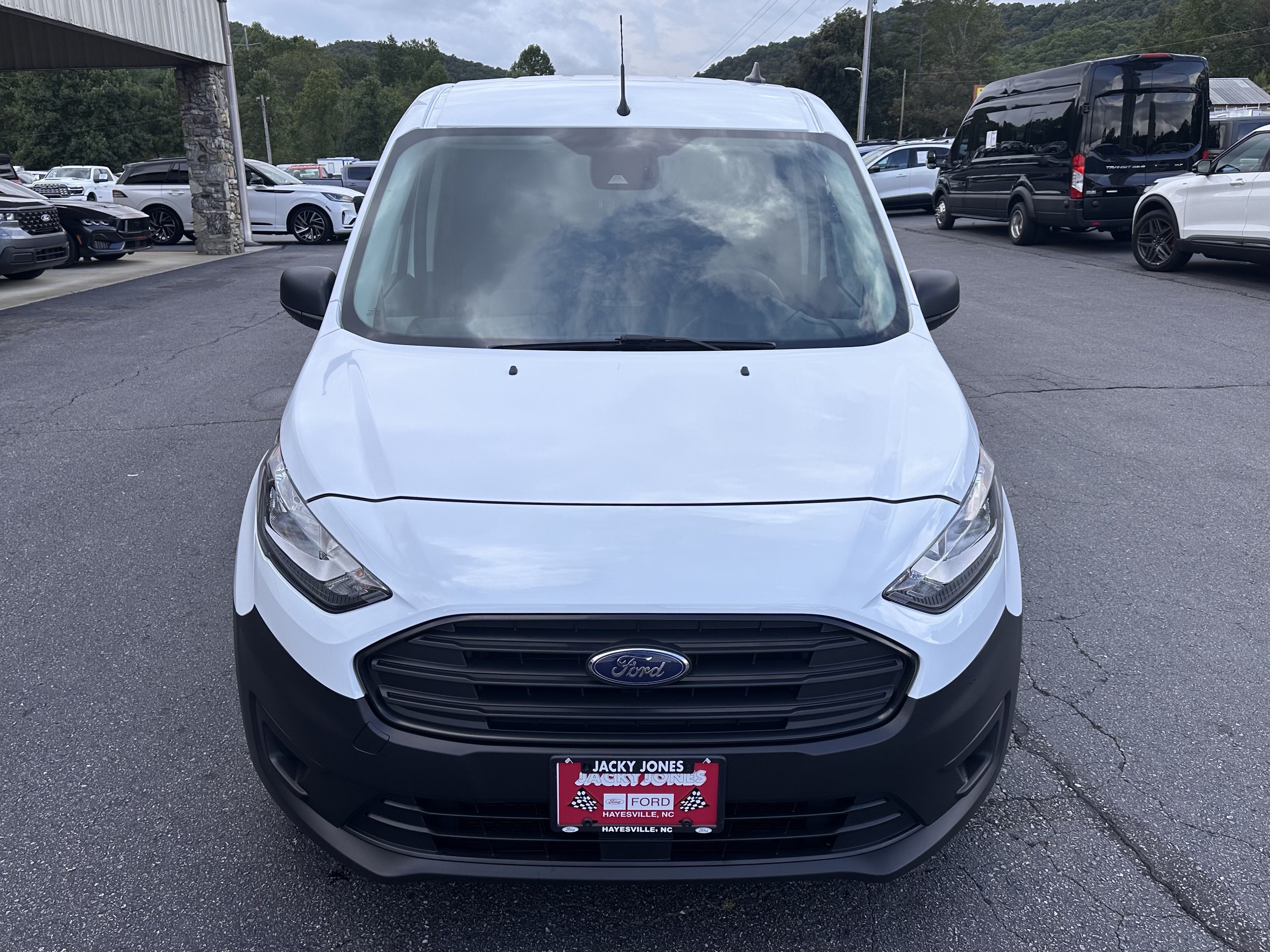 Certified 2023 Ford Transit Connect XL FWD image 3