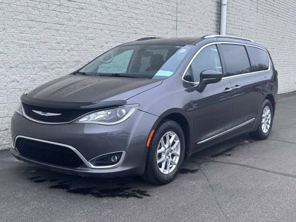 Used 2020 Chrysler Pacifica Touring-L image 3