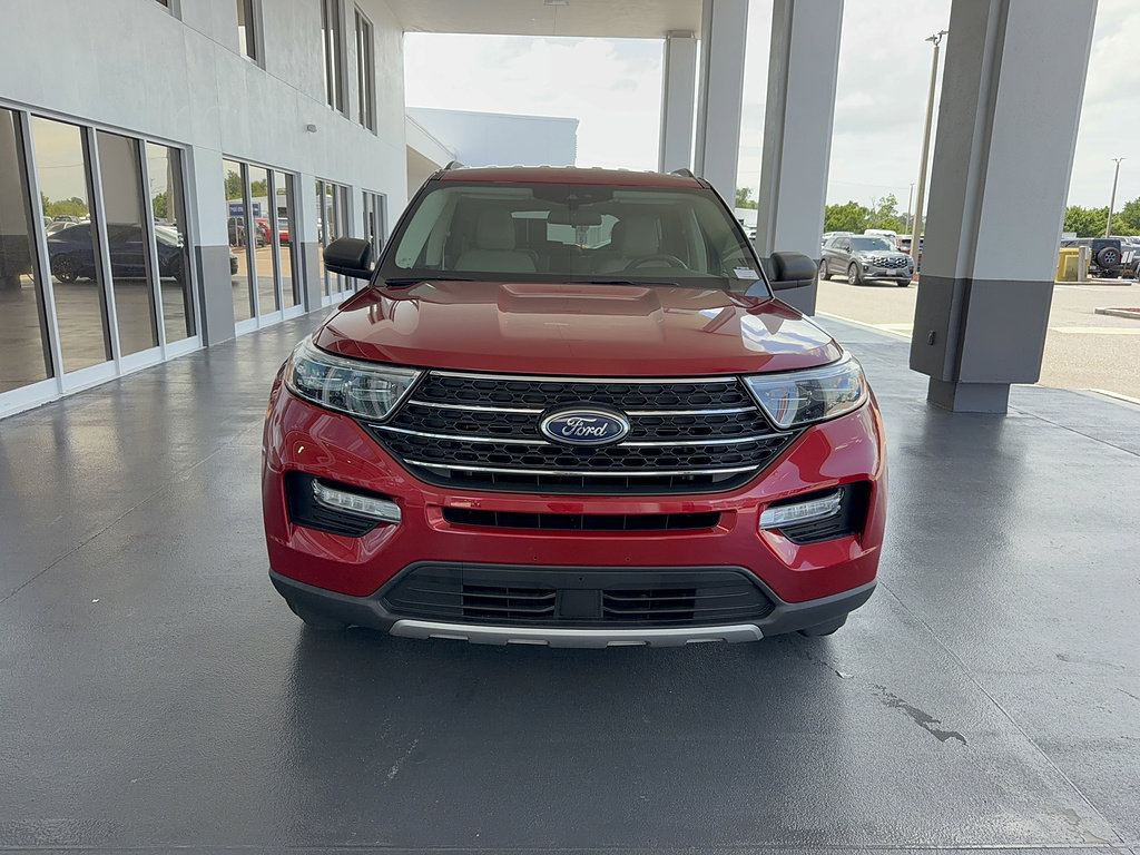 Certified 2023 Ford Explorer XLT w/ Equipment Group 202A RWD image 3