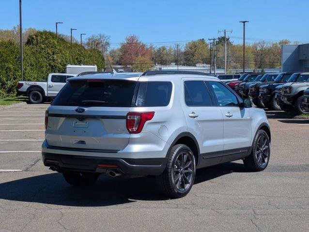 Certified 2018 Ford Explorer XLT w/ Equipment Group 202A AWD/4WD image 5